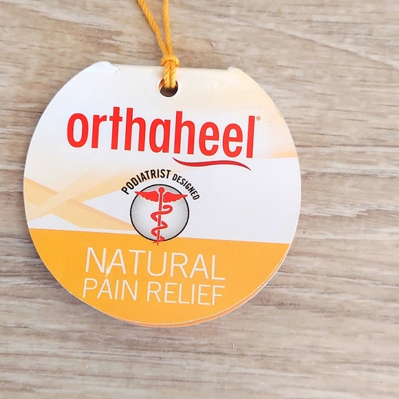 Orthaheel Gray Metallic Thong Sandals with Silver-tone Accents US 6/EUR 37 - Picture 5 of 8